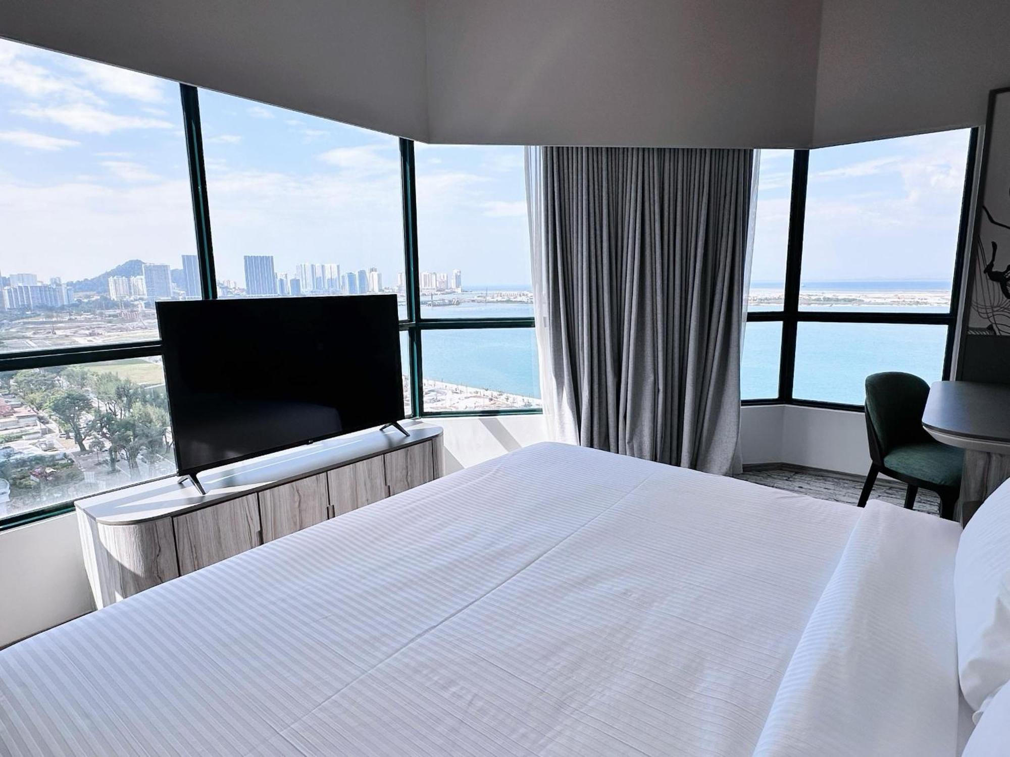 Ascott Gurney Penang Ξενοδοχείο Τζωρτζ Τάουν Εξωτερικό φωτογραφία A bedroom at the Hilton San Diego Bayfront